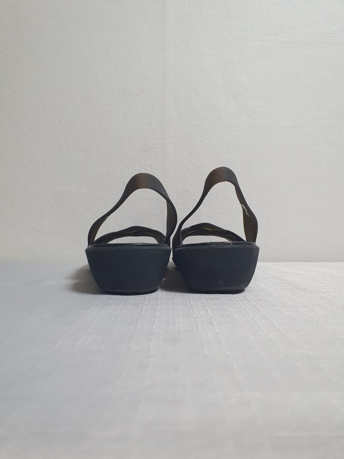 240mm 크록스 슬링백 이사벨라 미니웨지 샌들 블랙 W7 상품이미지5