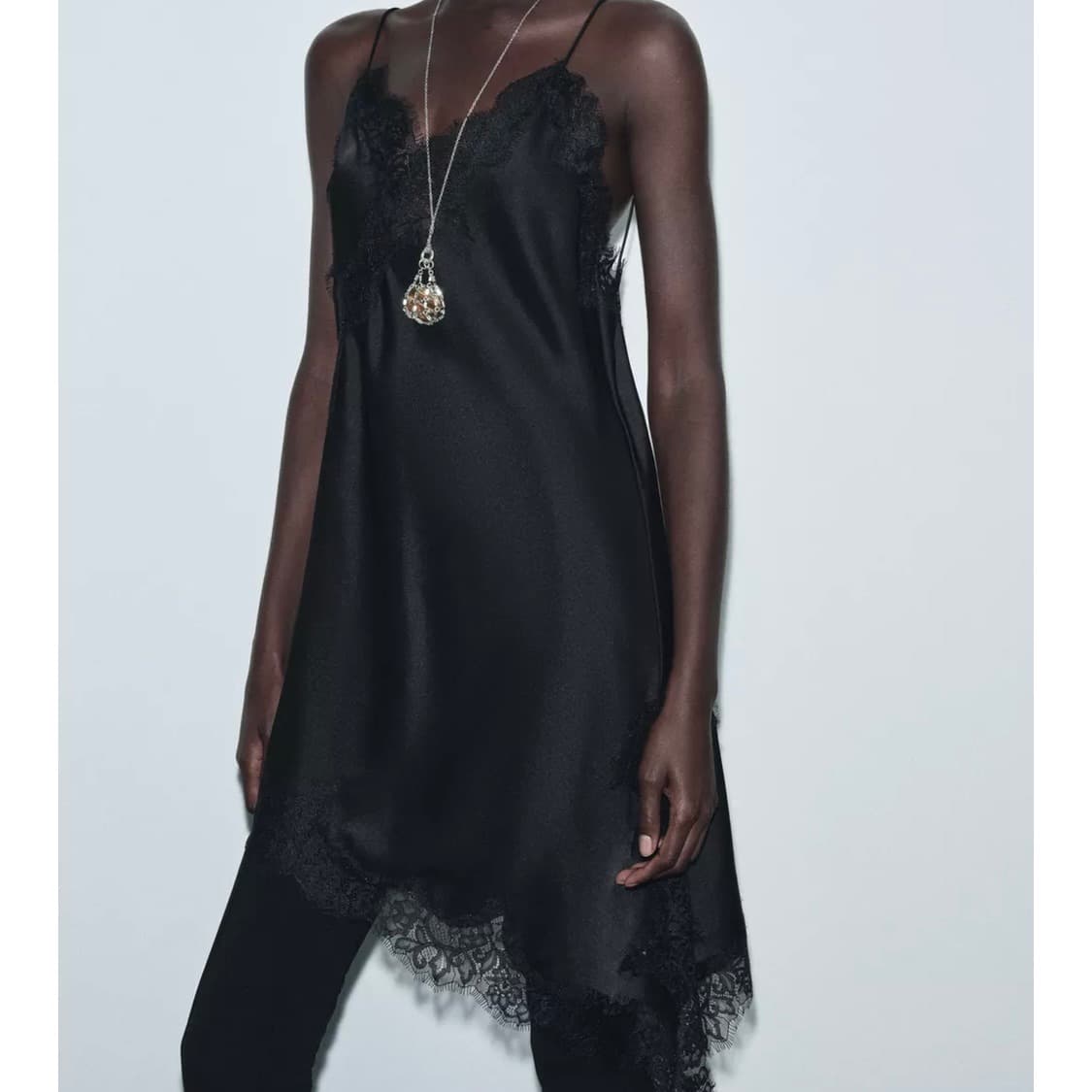 zara 자라 우먼 컬렉션 언밸런스 레이스 슬립 원피스 블랙 상품이미지4