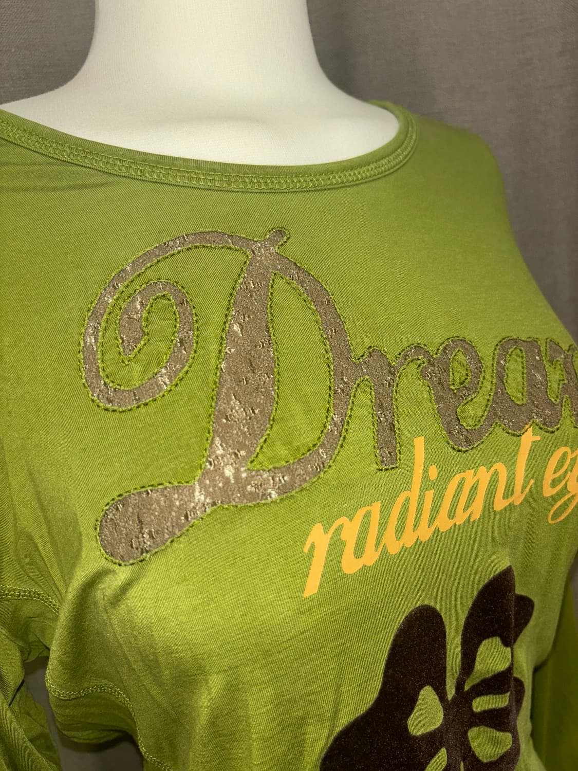 올리브색 빈티지 긴팔 티셔츠 (착샷 있음!) 상품이미지2