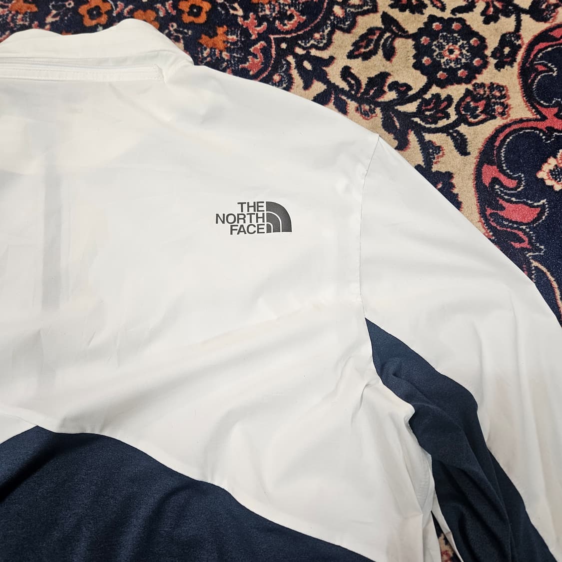 노스페이스 초경량 바람막이 집업 저지 L size
 상품이미지6