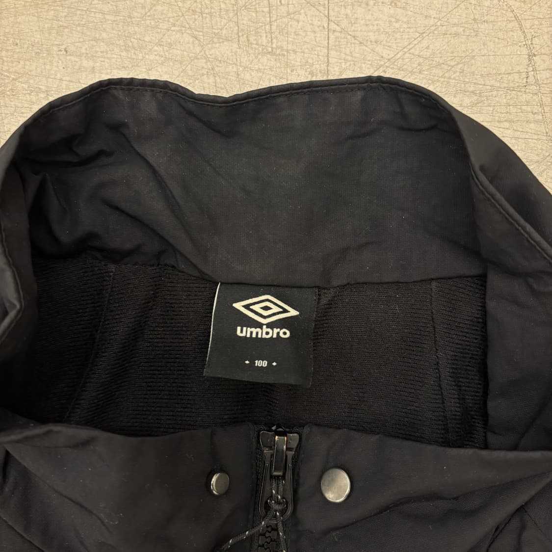 엄브로 빅로고 스카치 바람막이 상품이미지4