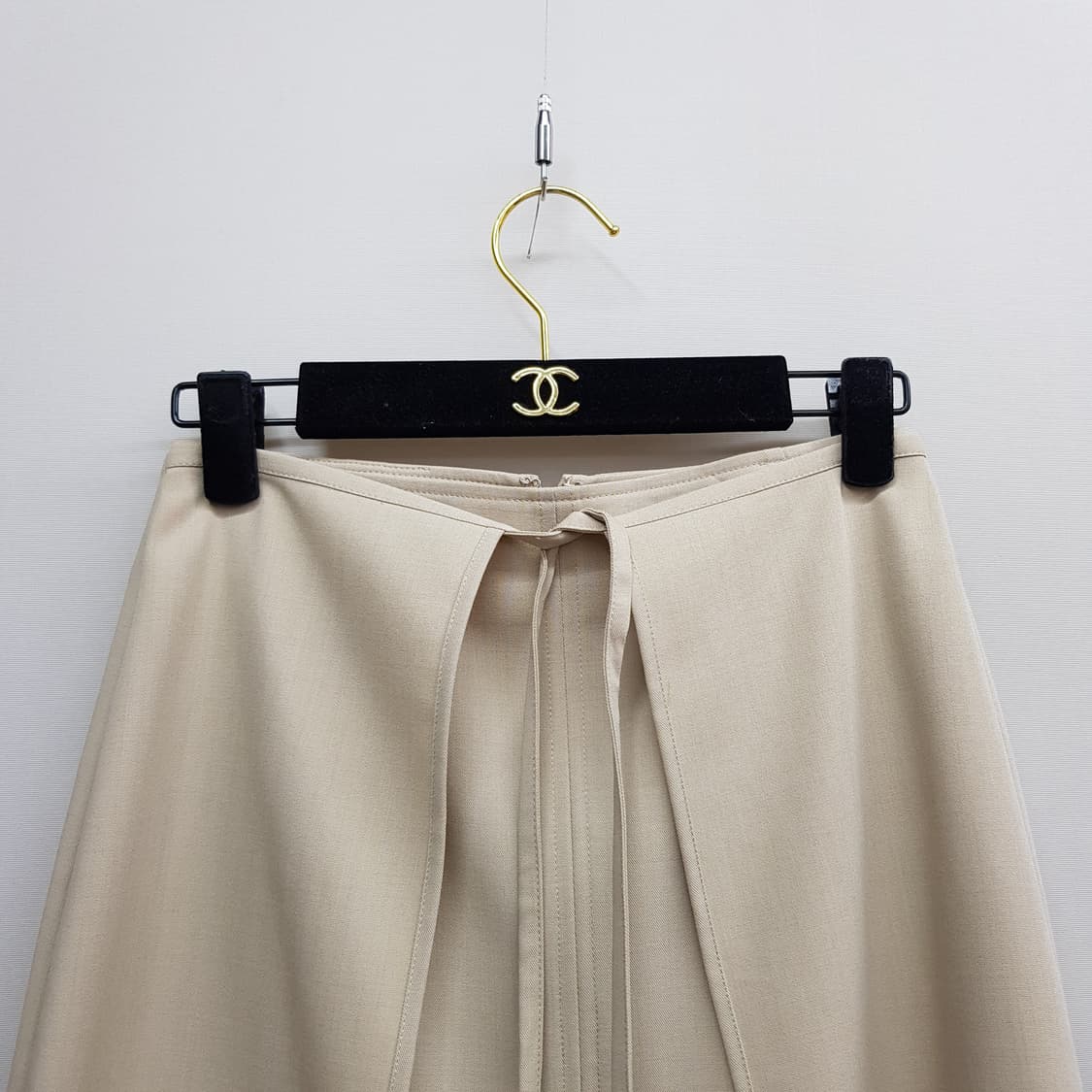 구호플러스 2025 랩 스타일 미디 스커트 1사이즈 상품이미지2