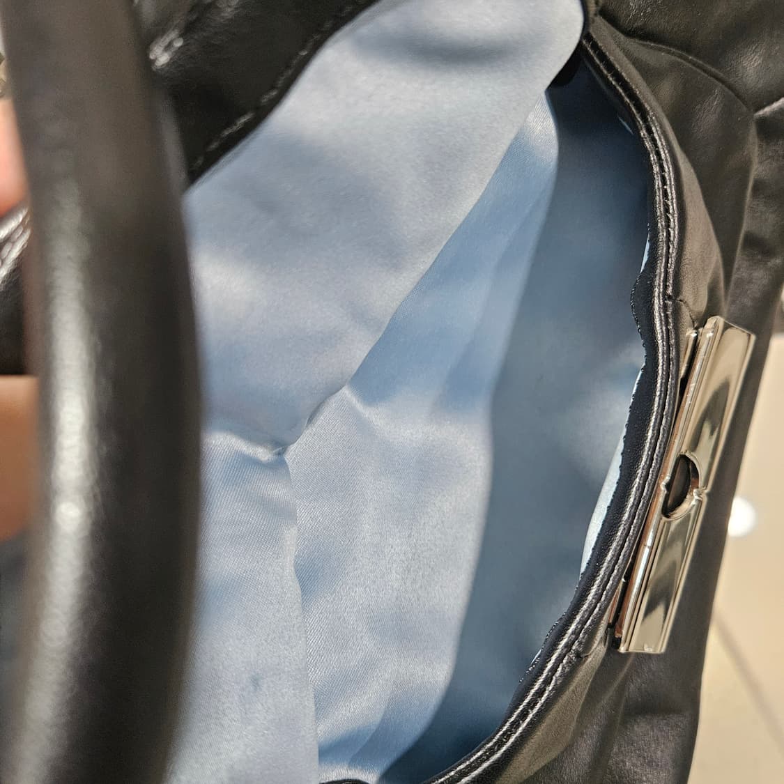 Y2K 무드 코치 크리스틴 사첼백 상품이미지6