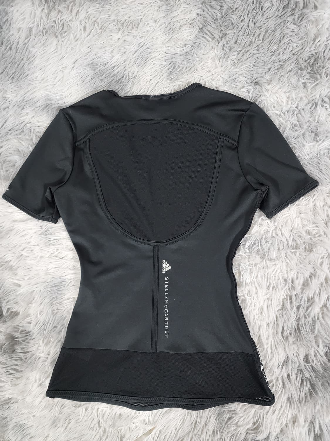 아디다스 x 스텔라 매카트니 메쉬 블렌드 에슬레틱 반팔 티셔츠 상품이미지6