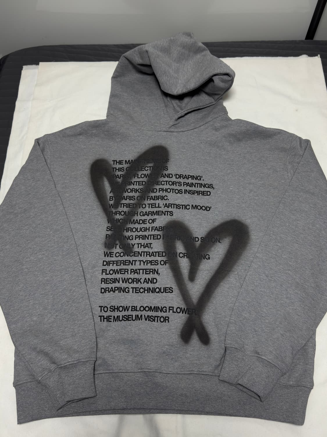 더뮤지엄비지터 / 하트 스프레이 프린티드 후드 / M 상품이미지2