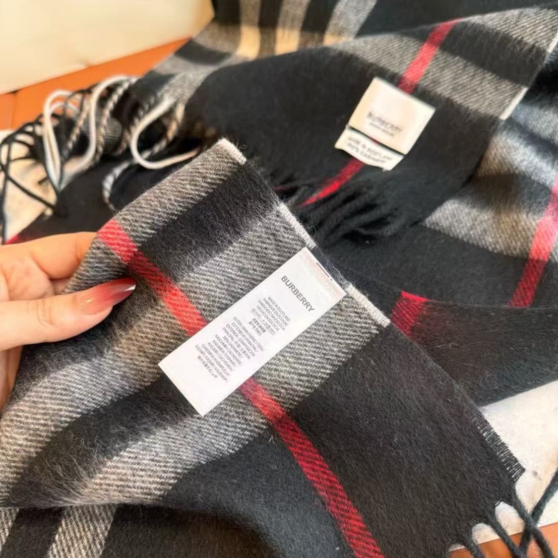 버버리숙녀 리버서블 스카프
 상품이미지3