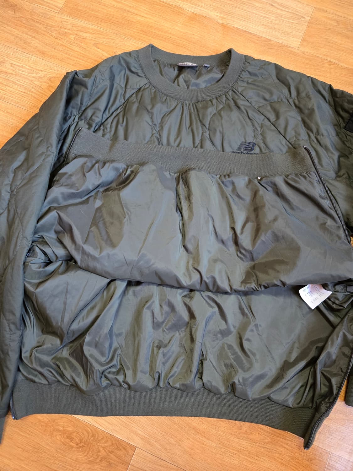 뉴발란스  누빔 퀼팅 맨투맨 상품이미지6