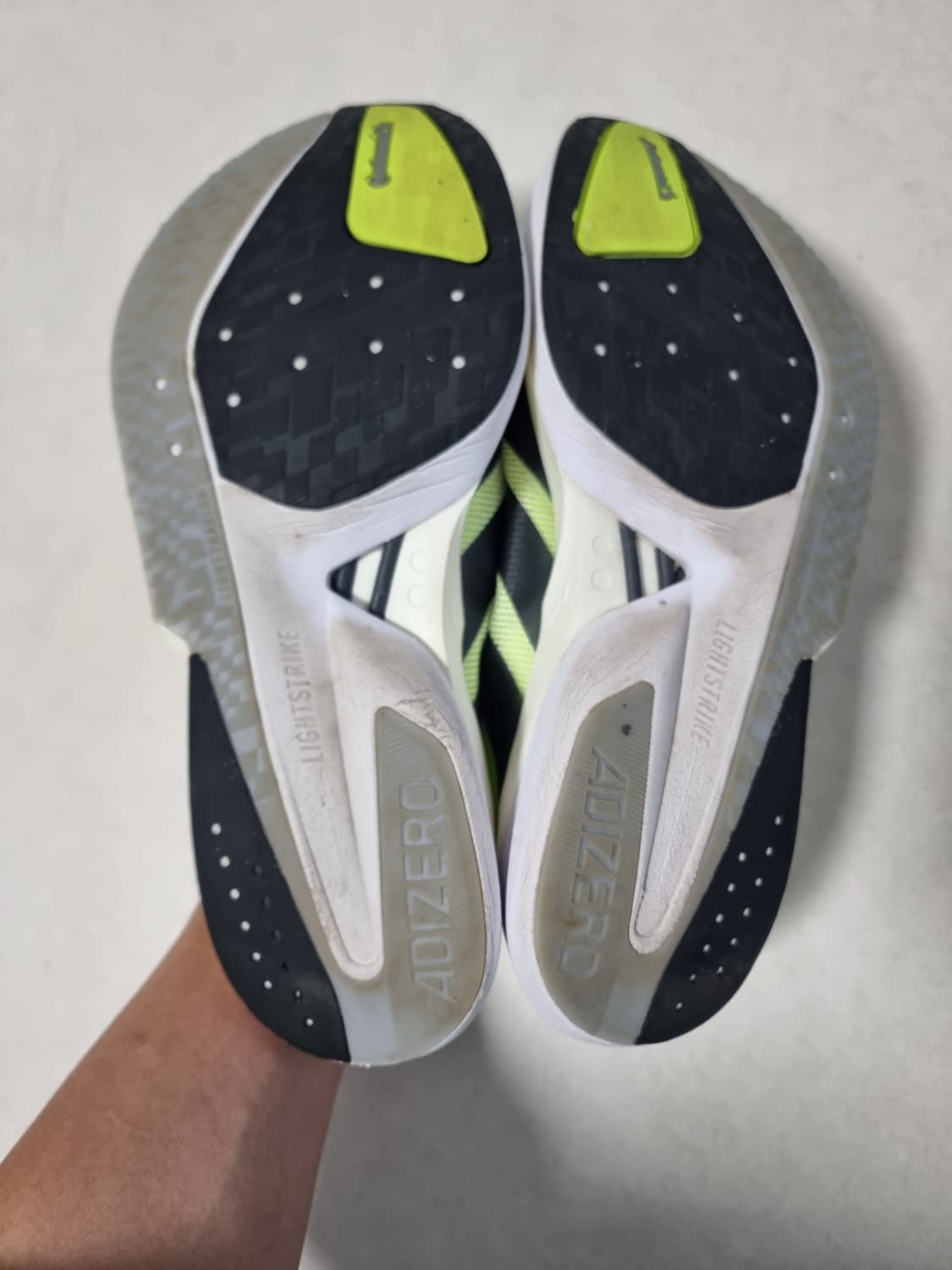 아디다스 보스턴 13 런닝화 네온 상품이미지7