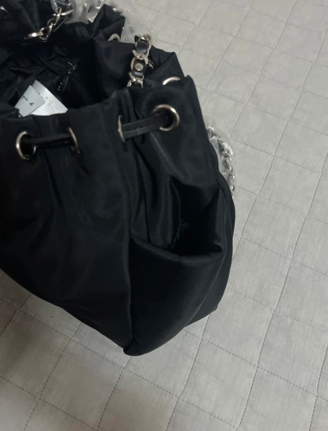 [새상품] 아네스베 agnesb 소가죽 체인 버킷백 블랙 상품이미지3