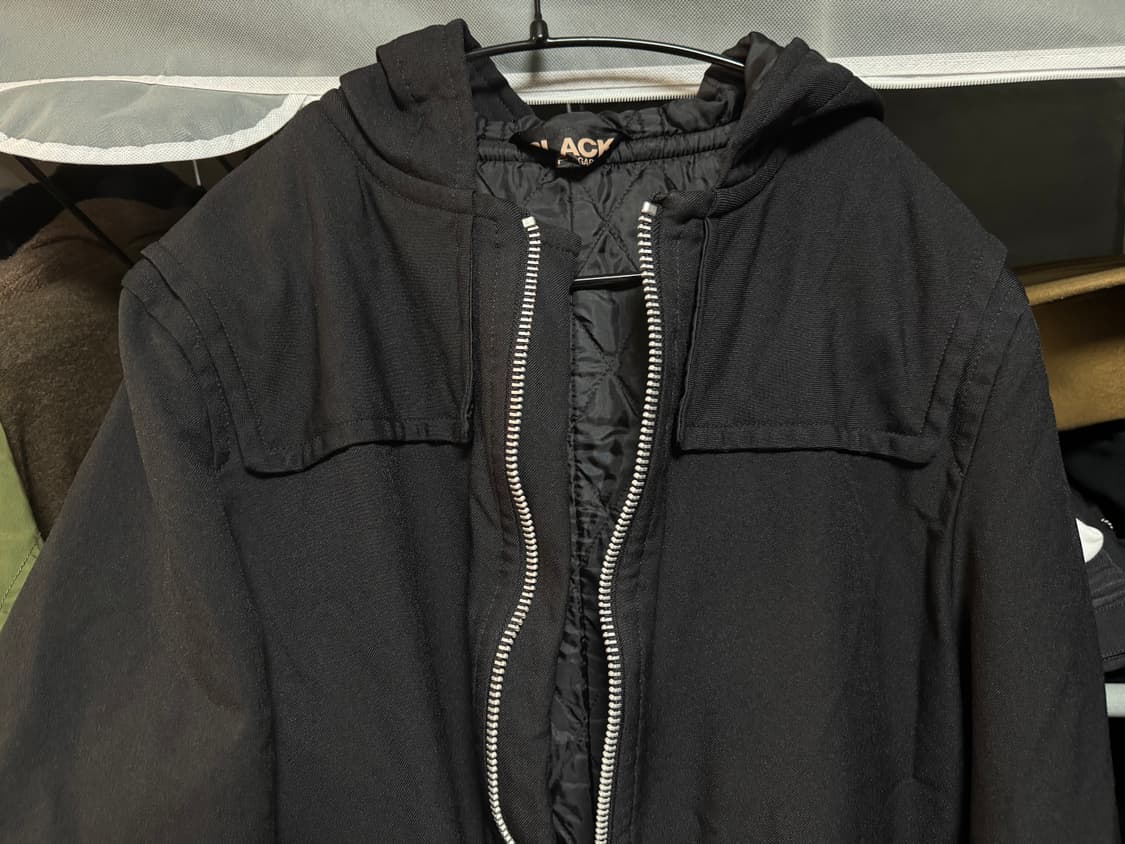 꼼데가르송 블랙 축융 후드 코트 상품이미지1