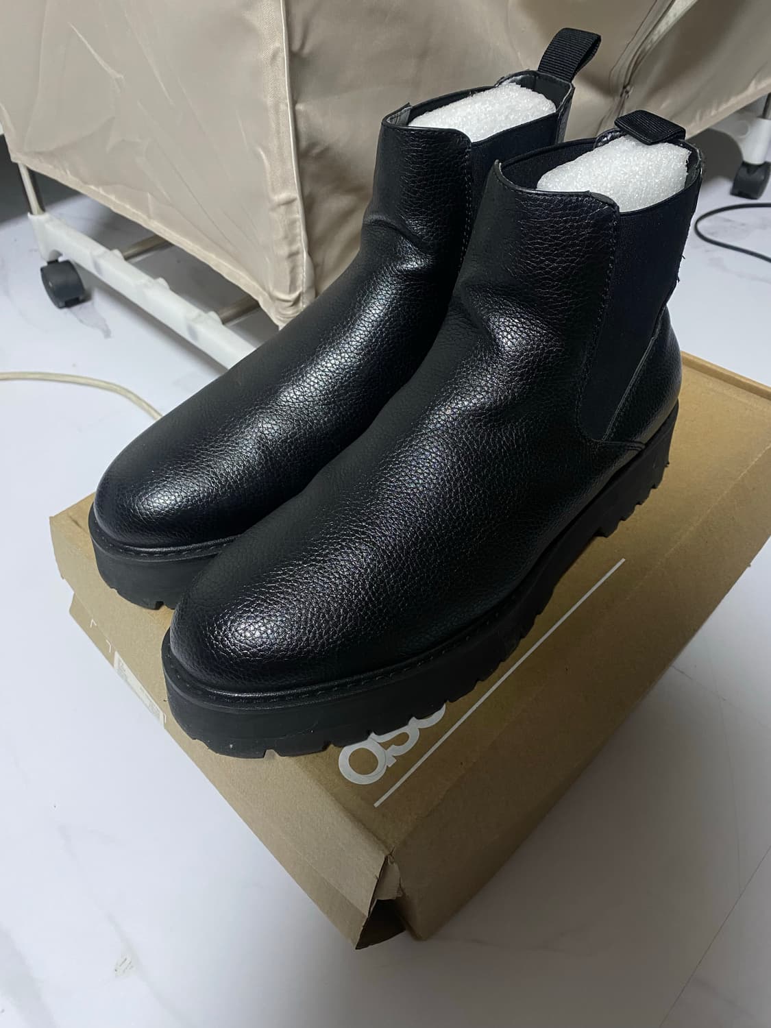 asos 아소스 faux leather 첼시부츠 상품이미지2