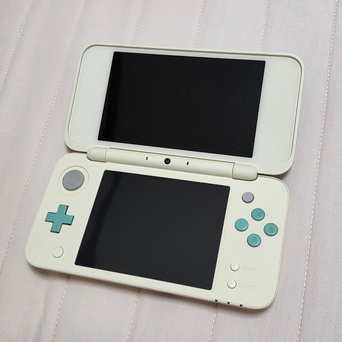 닌텐도 2ds xl 동물의숲 에디션 상품이미지4