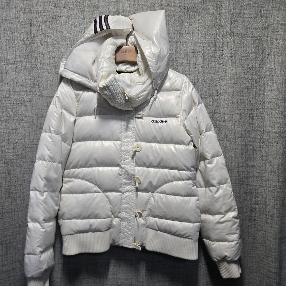 아디다스 여성 화이트 트랙탑 덕다운 숏패딩  상품이미지1