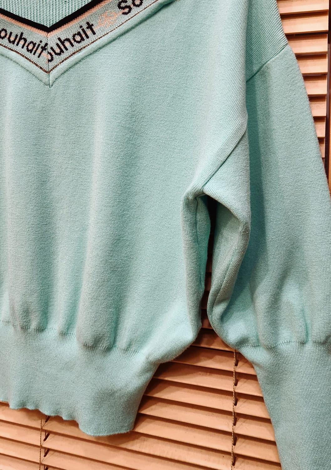 (새상품)에고이스트 레터링포인트 오프숄더 니트 상품이미지3