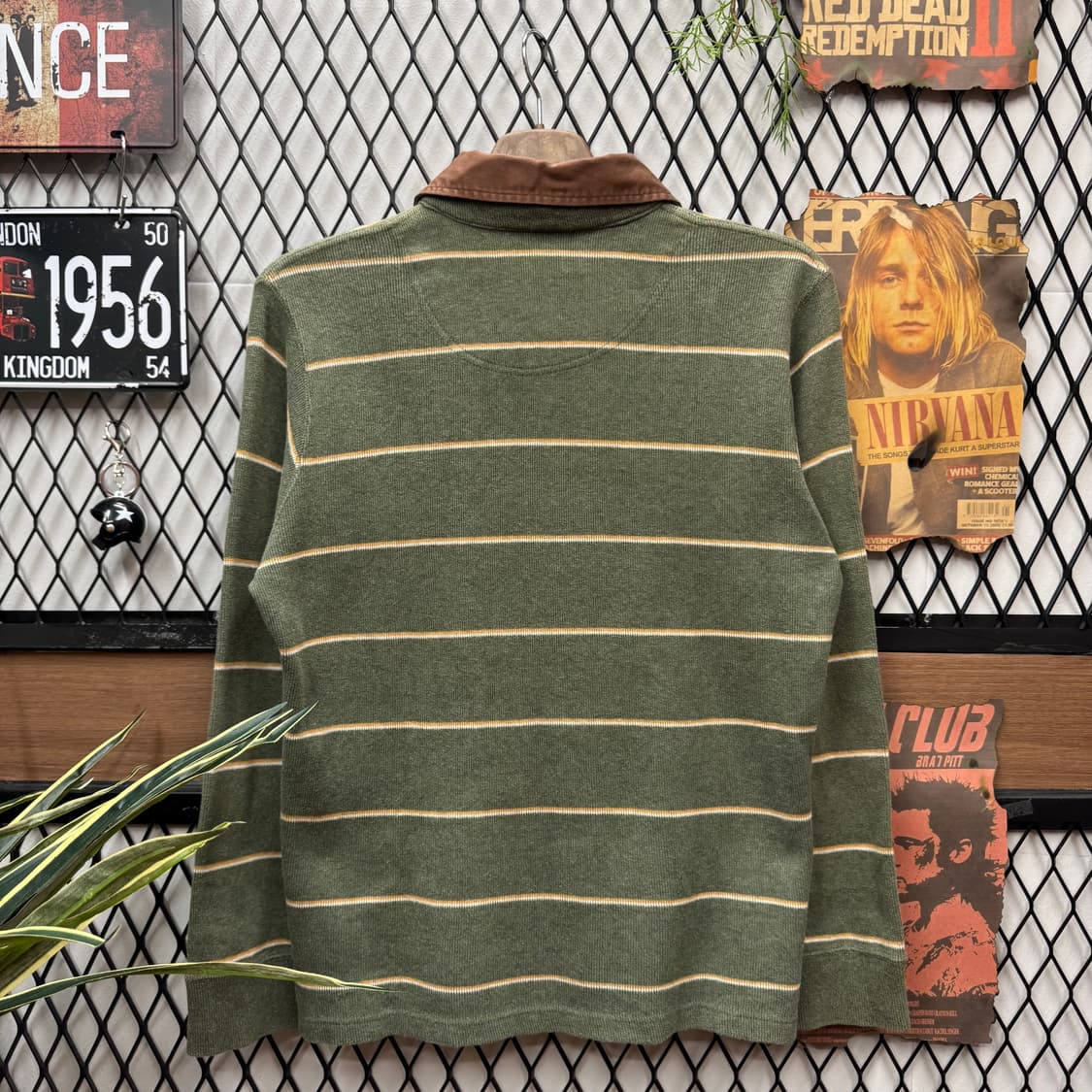 챕스 럭비 니트 PK 스트라이프 패턴 전면 로고 디테일 올리브 상품이미지2