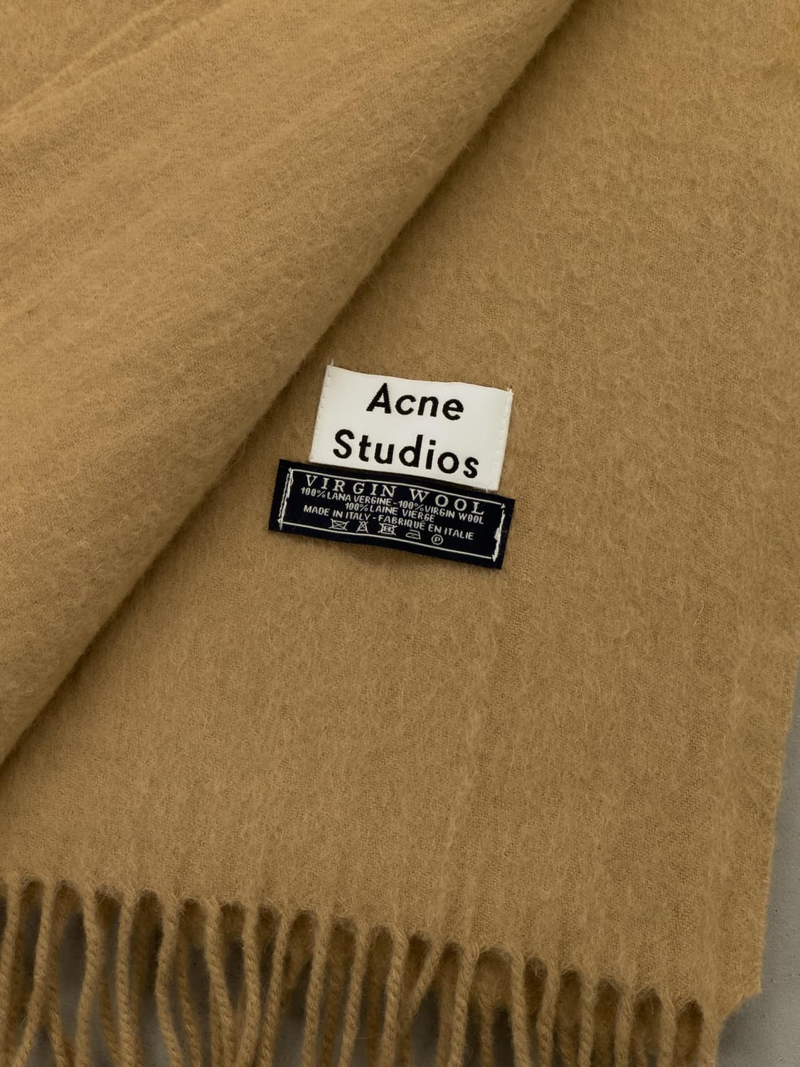 아크네 스튜디오 머플러 상품이미지2