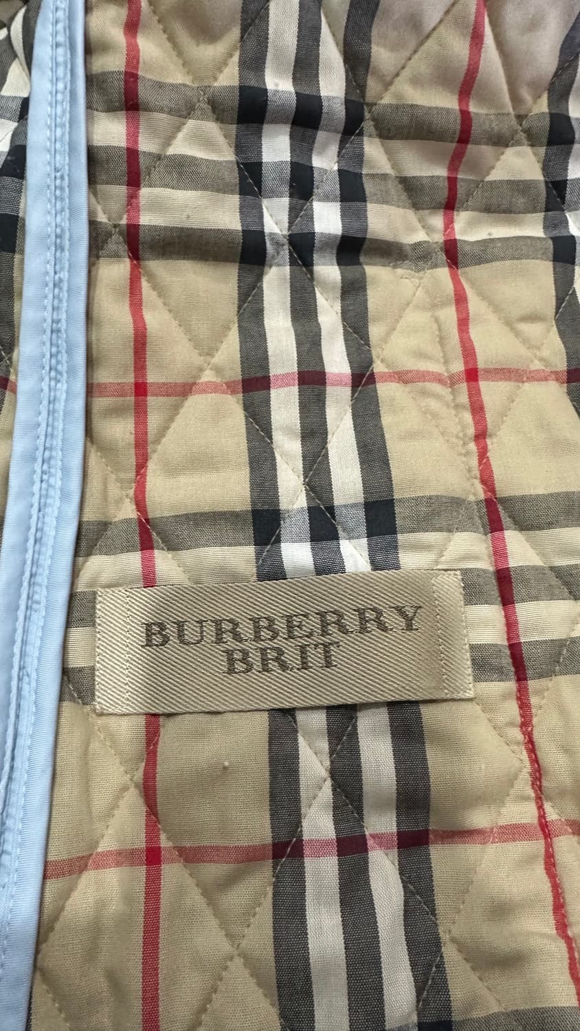 버버리 브릿 하늘색 퀼팅 자켓 L 정품 상품이미지4