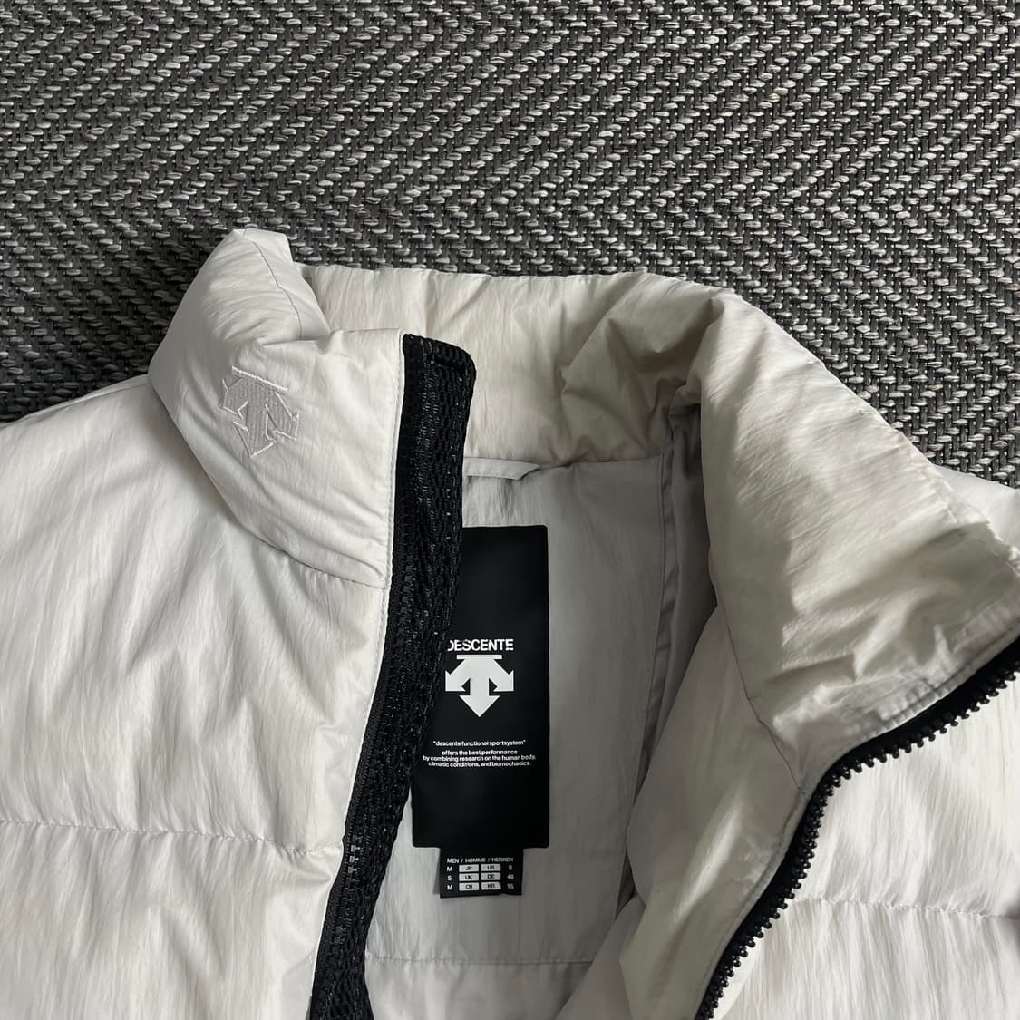 데상트 패치 로고 다운 푸퍼 패딩y 3767 상품이미지8