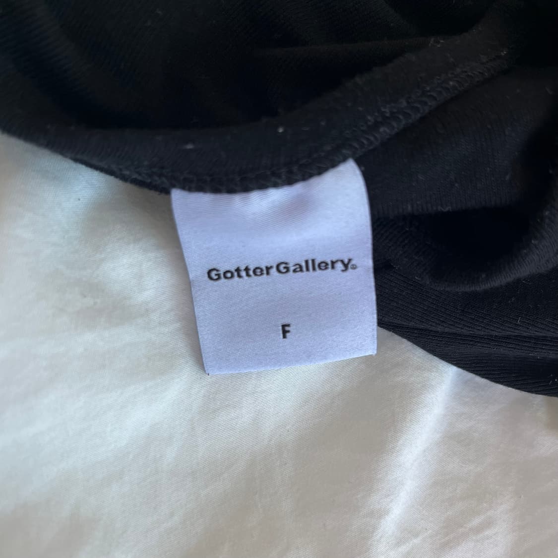 GotterGallery 블랙 크롭 숏슬리브 FREE 상품이미지3