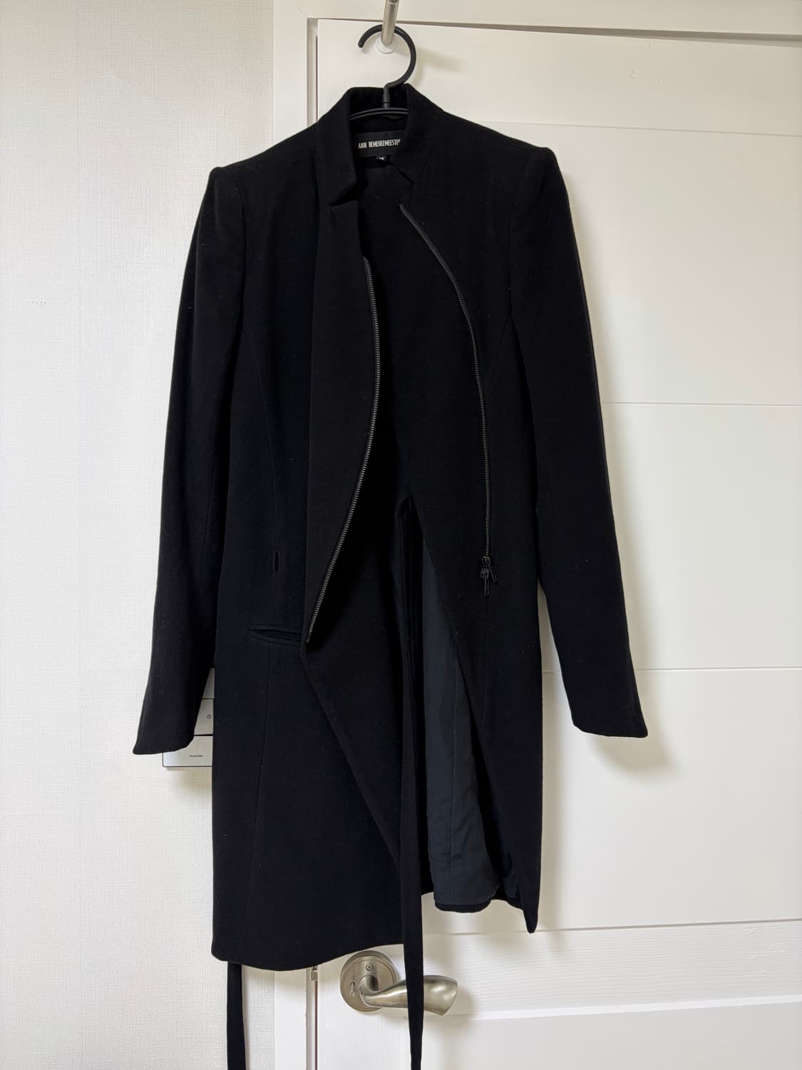 앤드뮐미스터 곡선 지퍼 코트 상품이미지1