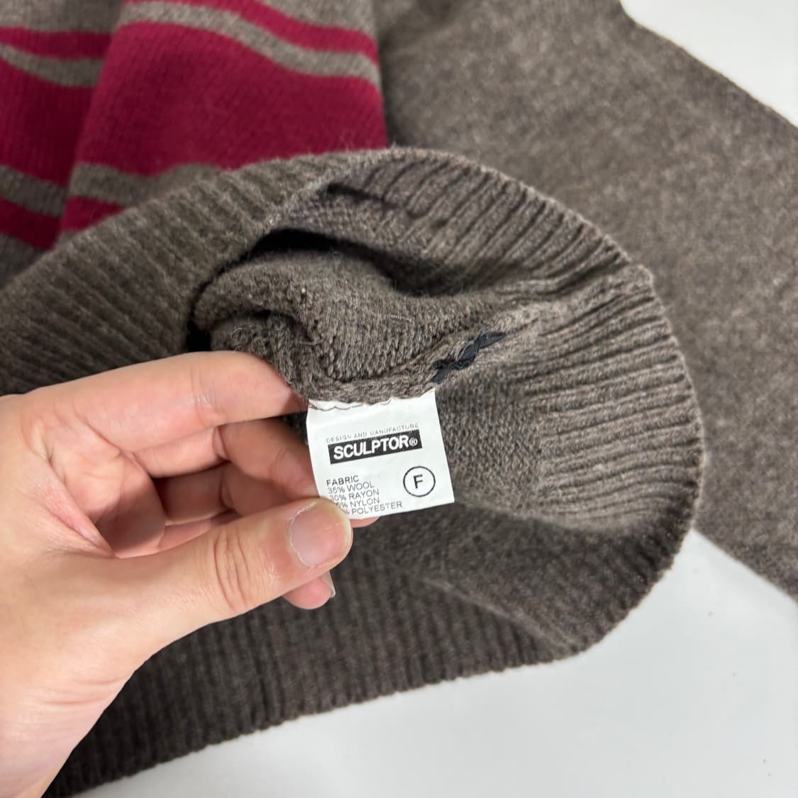 우먼OS 스컬프터 버건디 크롭 브이넥 니트 상품이미지4