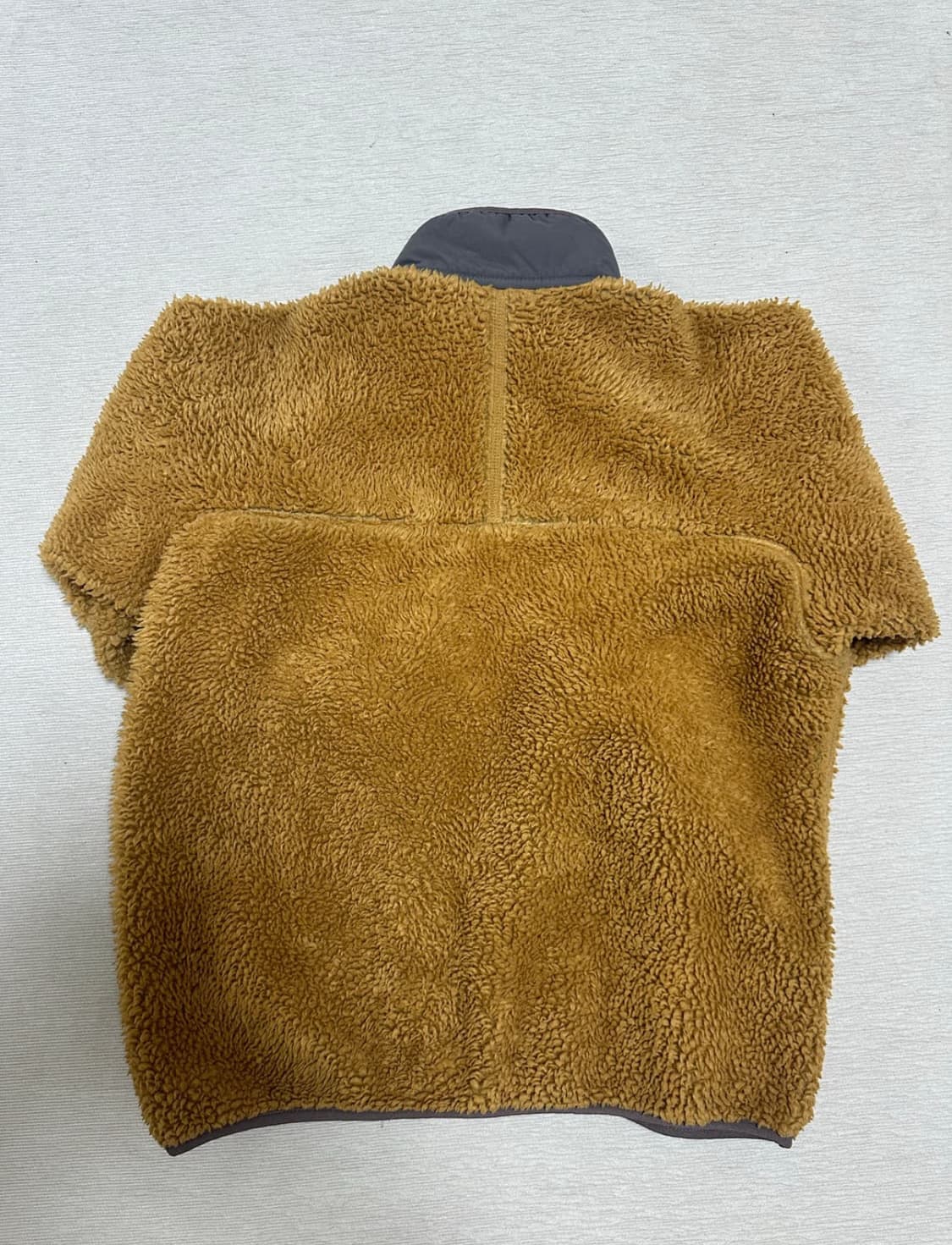 파타고니아 딥파일 골드 s사이즈 입니다.  상품이미지2