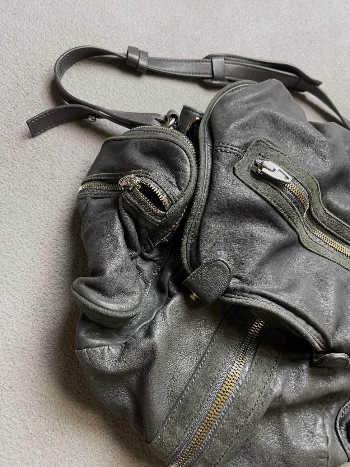 알렉산더왕 마르티 백팩 (그레이) 상품이미지8