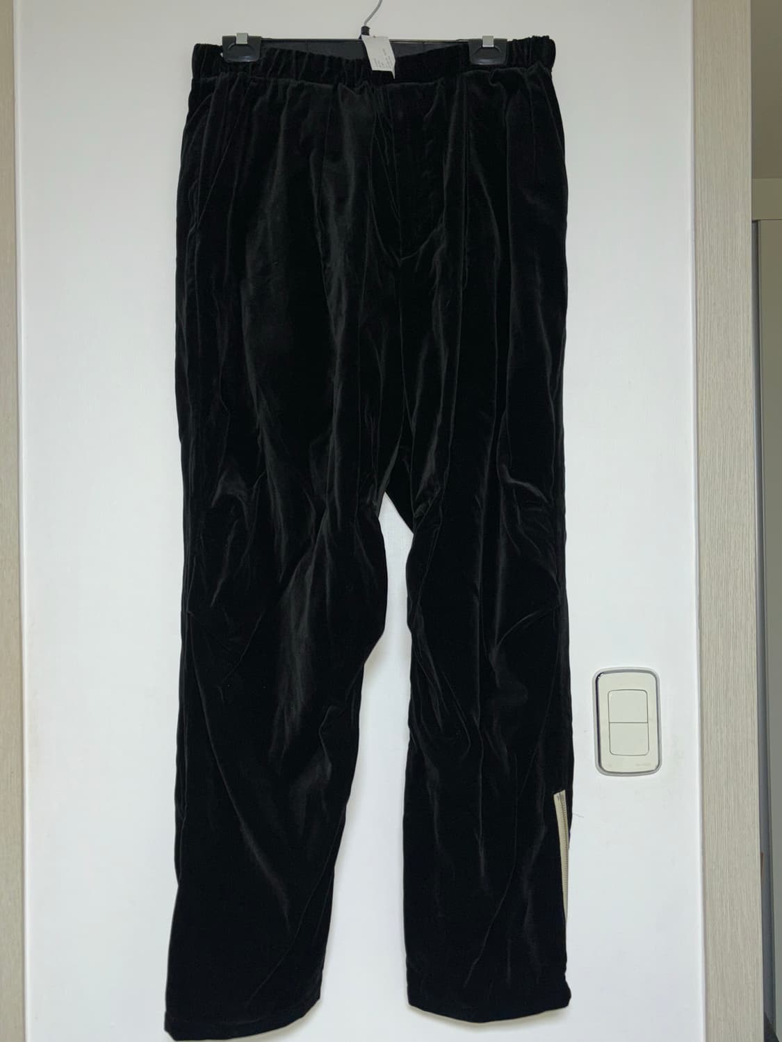 바벨오브젝트 벨벳 트랙 팬츠 상품이미지1