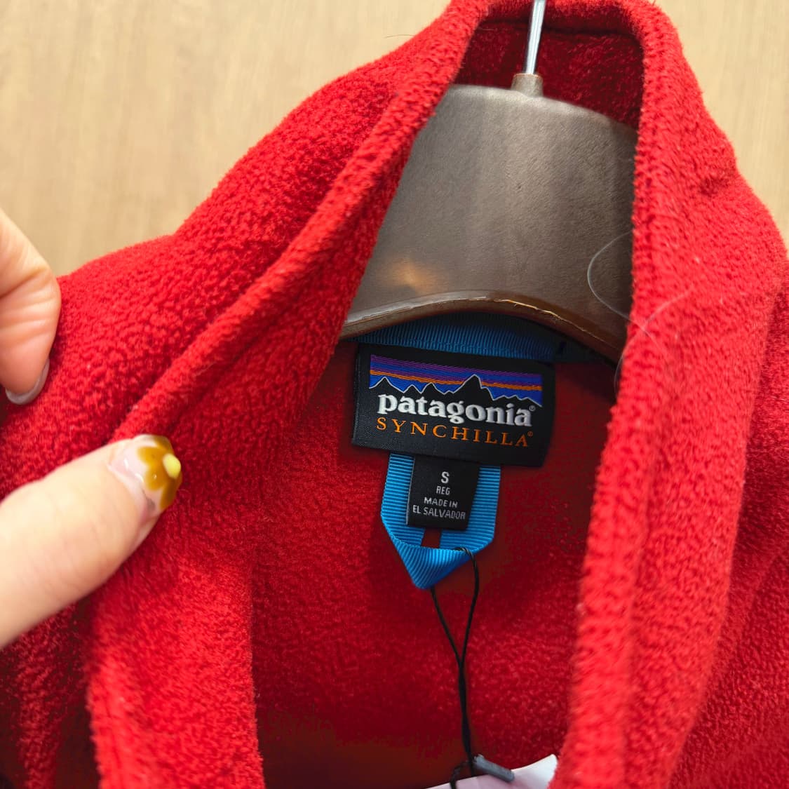 파타고니아 신칠라 플리스 집업 베스트 플립 포켓 디테일 레드 네이비 상품이미지6