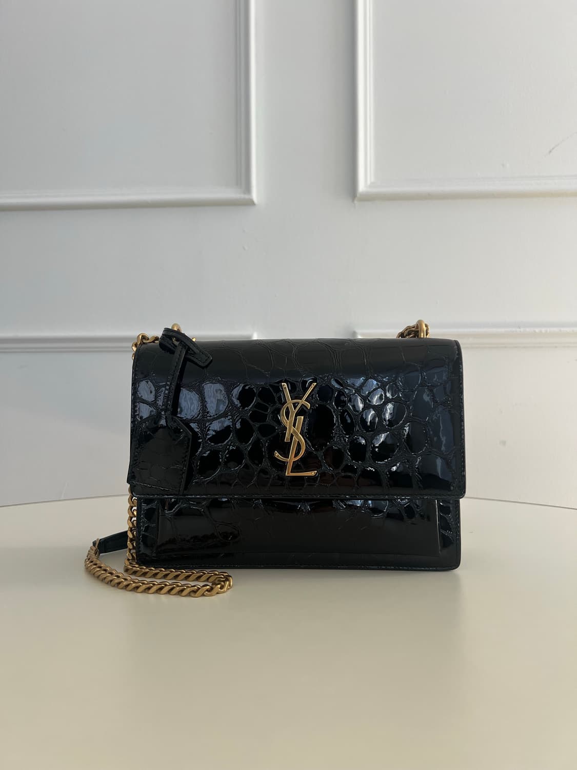 생로랑 크로크다일 미듐 선셋백 상품이미지1