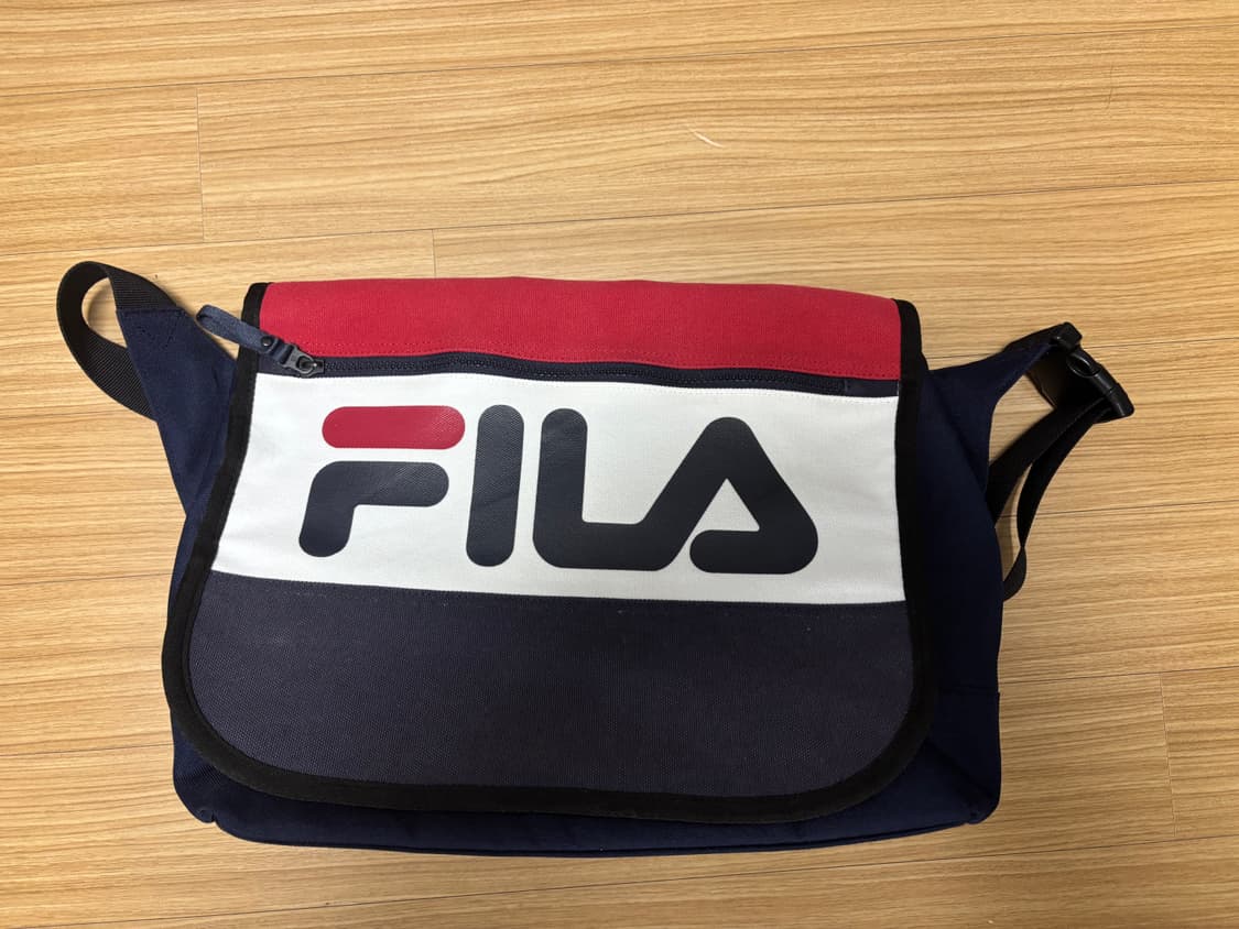 필라 메신저백 상품이미지1