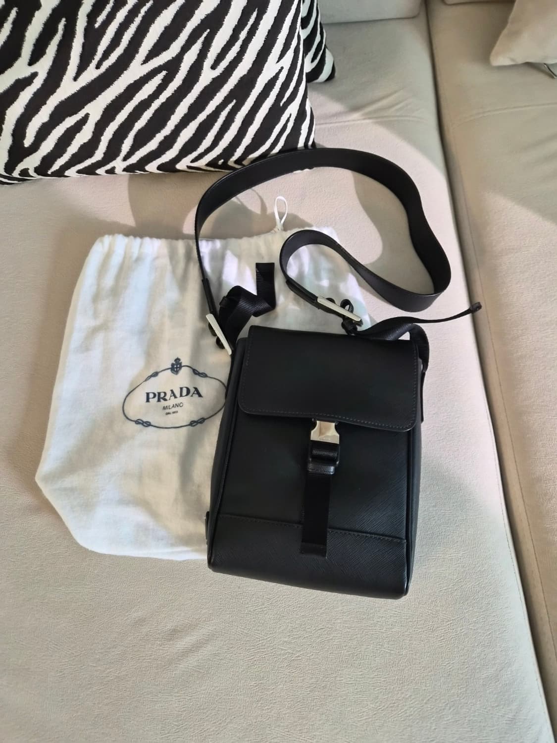 프라다 사피아노 플랩 숄더백 크로스백 상품이미지1
