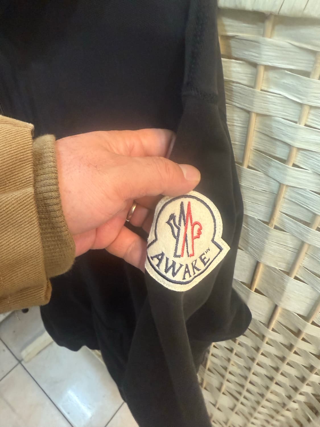 95-100 정품 어웨이크+몽클레어 매글리아 후드티 팝니다 상품이미지2