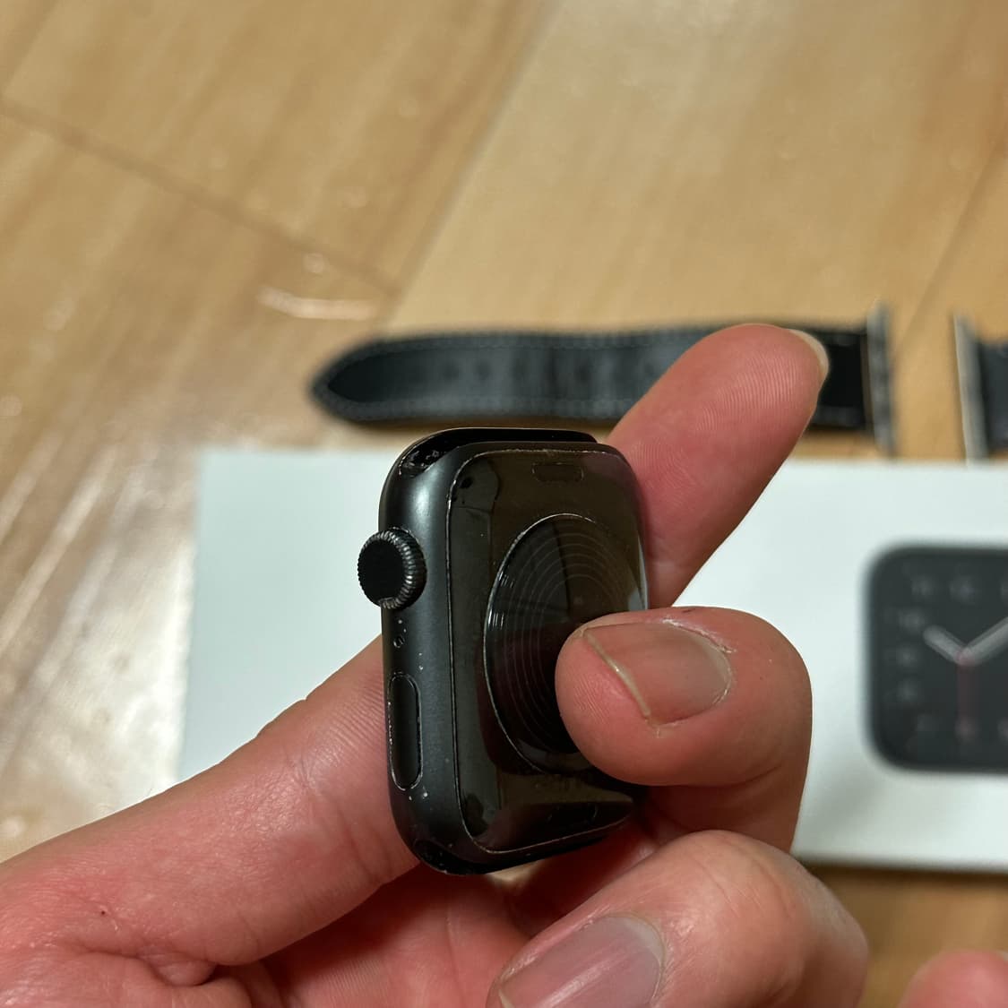 애플워치 SE 44mm GPS 스페이스 그레이(배터리효율 86%) 충전선 상품이미지5