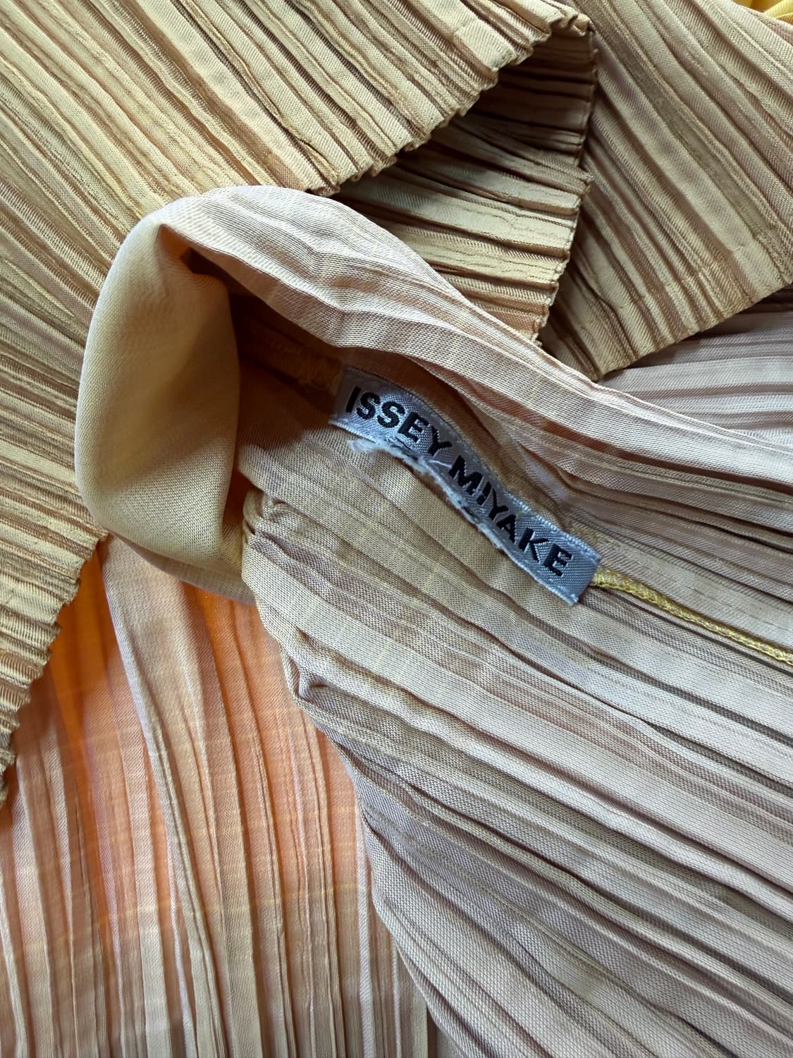 F/ 이세이미야케 옐로우 플리츠 숄 가디건 상품이미지9