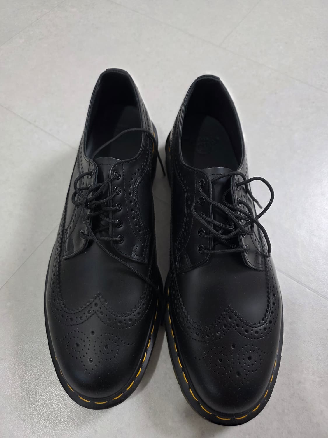 [새상품] 닥터마틴 윙팁 3989 310 사이즈 팝니다 상품이미지1