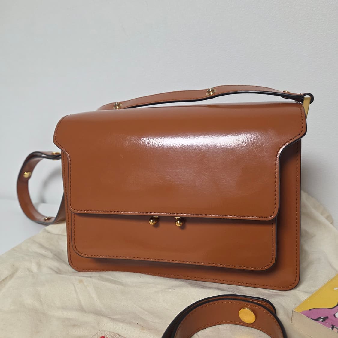 MARNI 마르니 정품 트렁크백 미듐 금장 숄더백 크로스백 상품이미지2