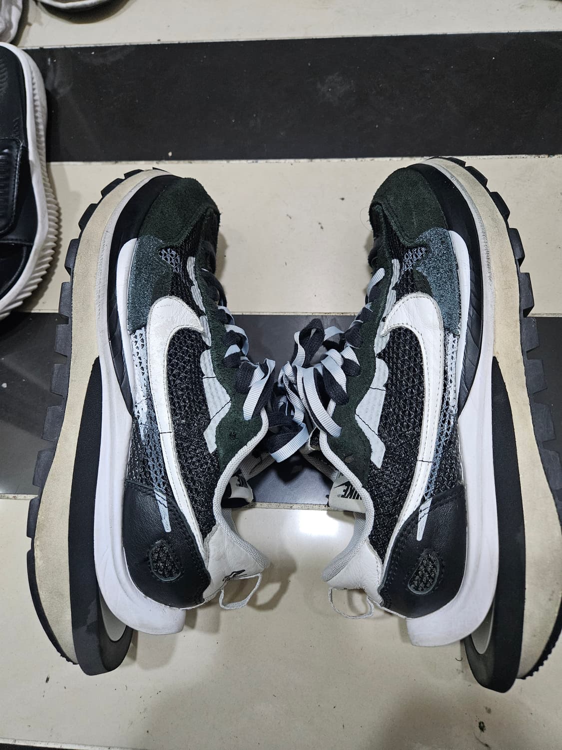 나이키 사카이 베이퍼와플 블랙 260 상품이미지7