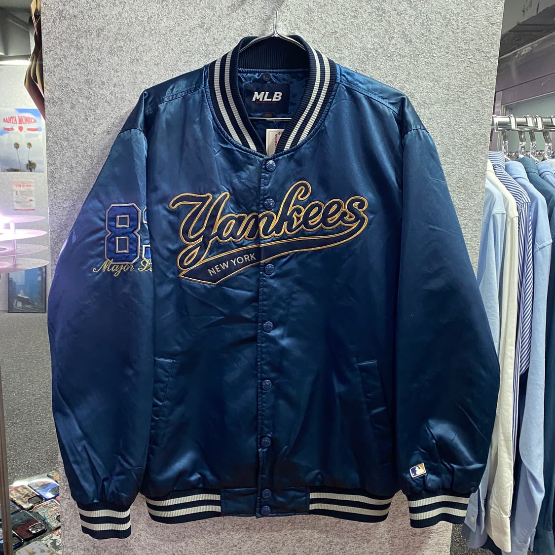 MLB 뉴욕 양키스 빅로고 배색 새틴 자켓 B3013   상품이미지2