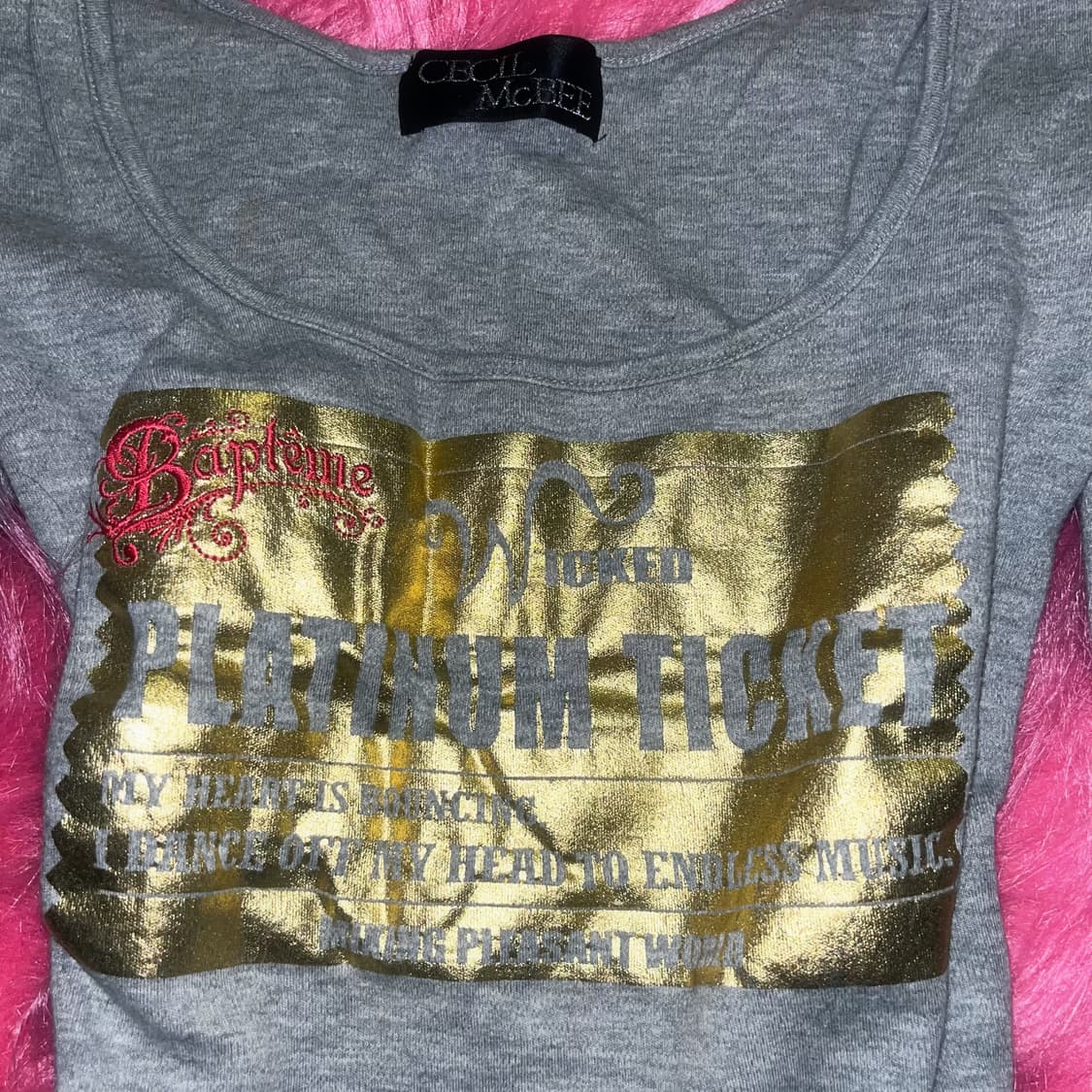 Cecil McBee 오네갸루 와투케 골드 레터링 슬림핏 긴팔탑 상품이미지4