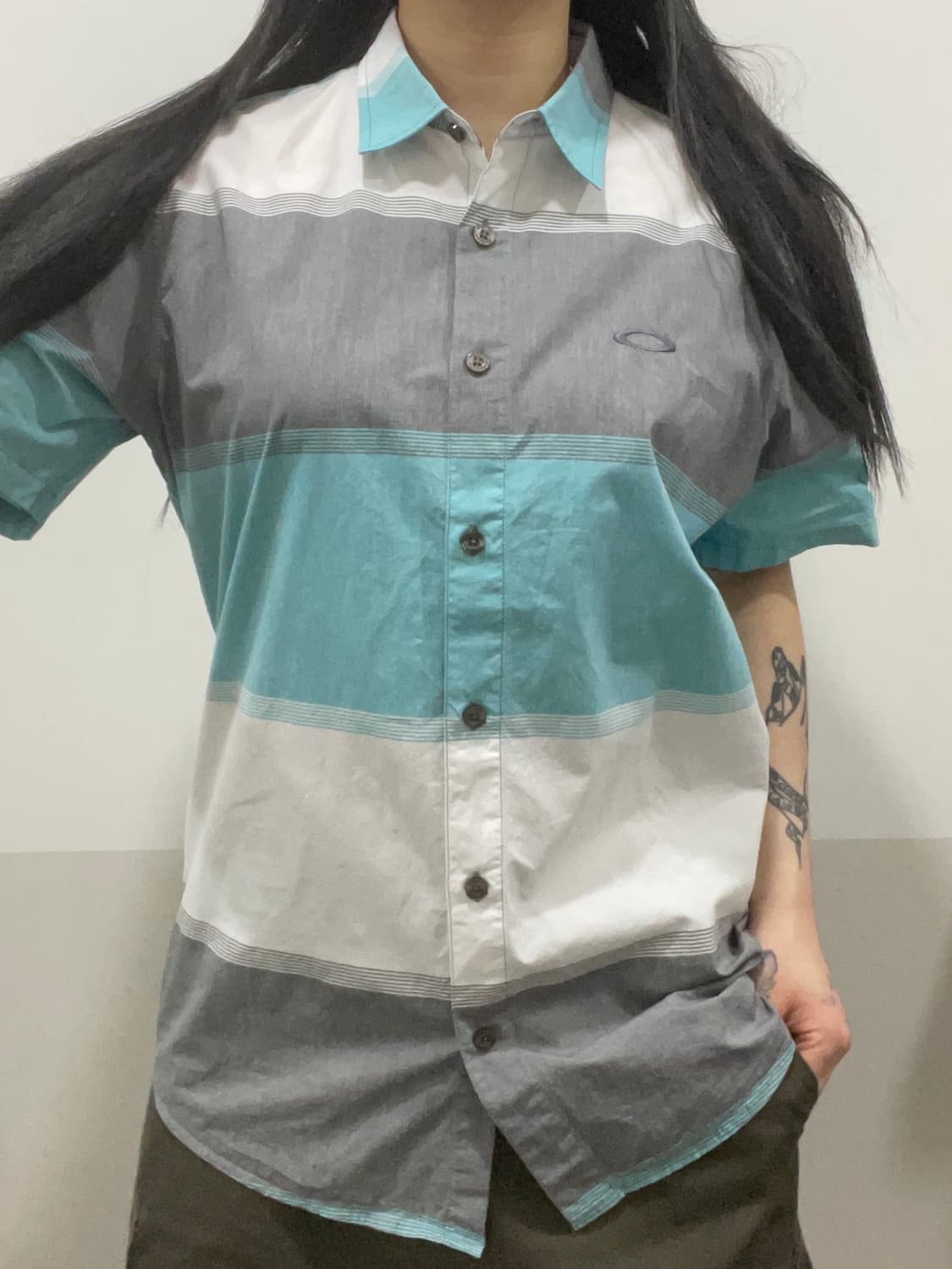 Oakley 오클리 엘립스 자수로고 멀티 스트라이프 반팔셔츠 상품이미지1