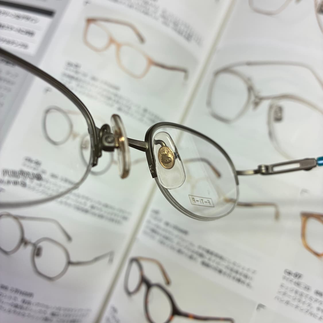 HELLO KITTY 헬로키티 반무테 티타늄 안경 상품이미지6