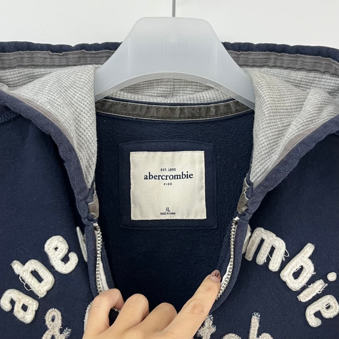 아베크롬비 딱붙핏 자수로고 네이비 후드집업 상품이미지5