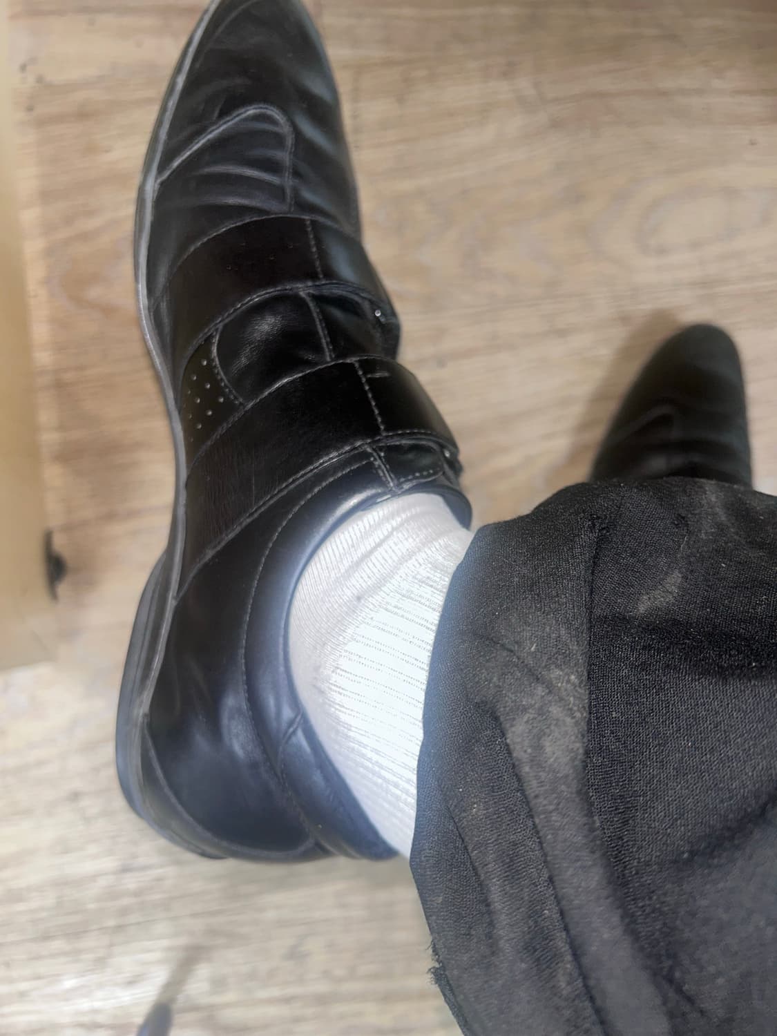 구찌 레더 스니커즈 상품이미지1