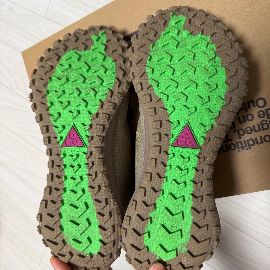 나이키 ACG 마운틴 플라이 고어텍스 카키 275 상품이미지6