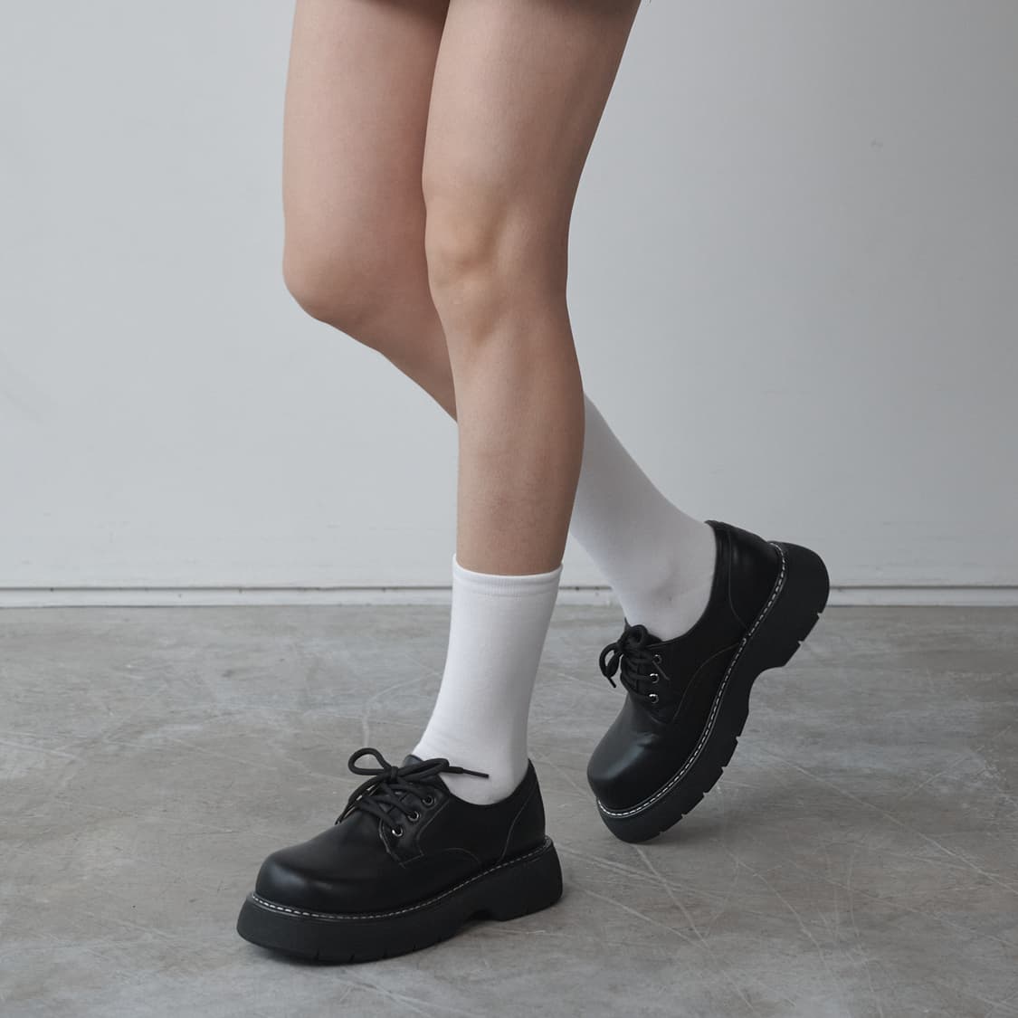 솔트앤초콜릿 라운드 토 스티치 레이스업 로퍼 (225) 상품이미지1