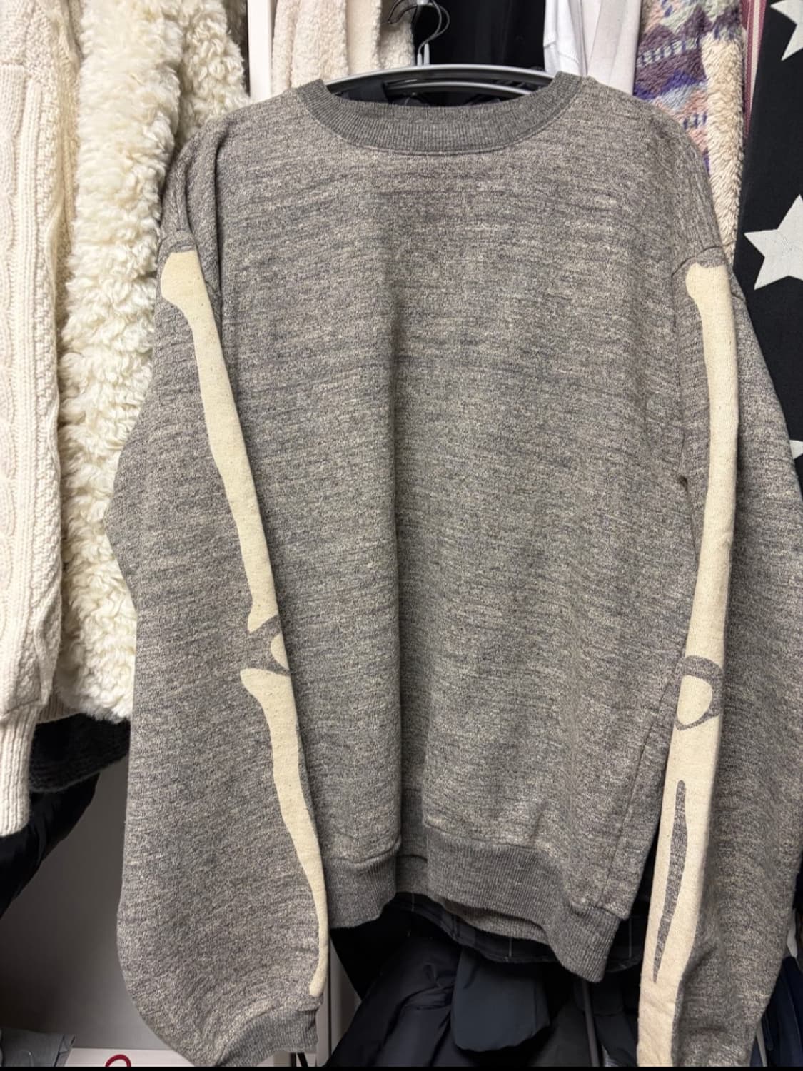 캐피탈 본 크루넥 맨투맨
 상품이미지1