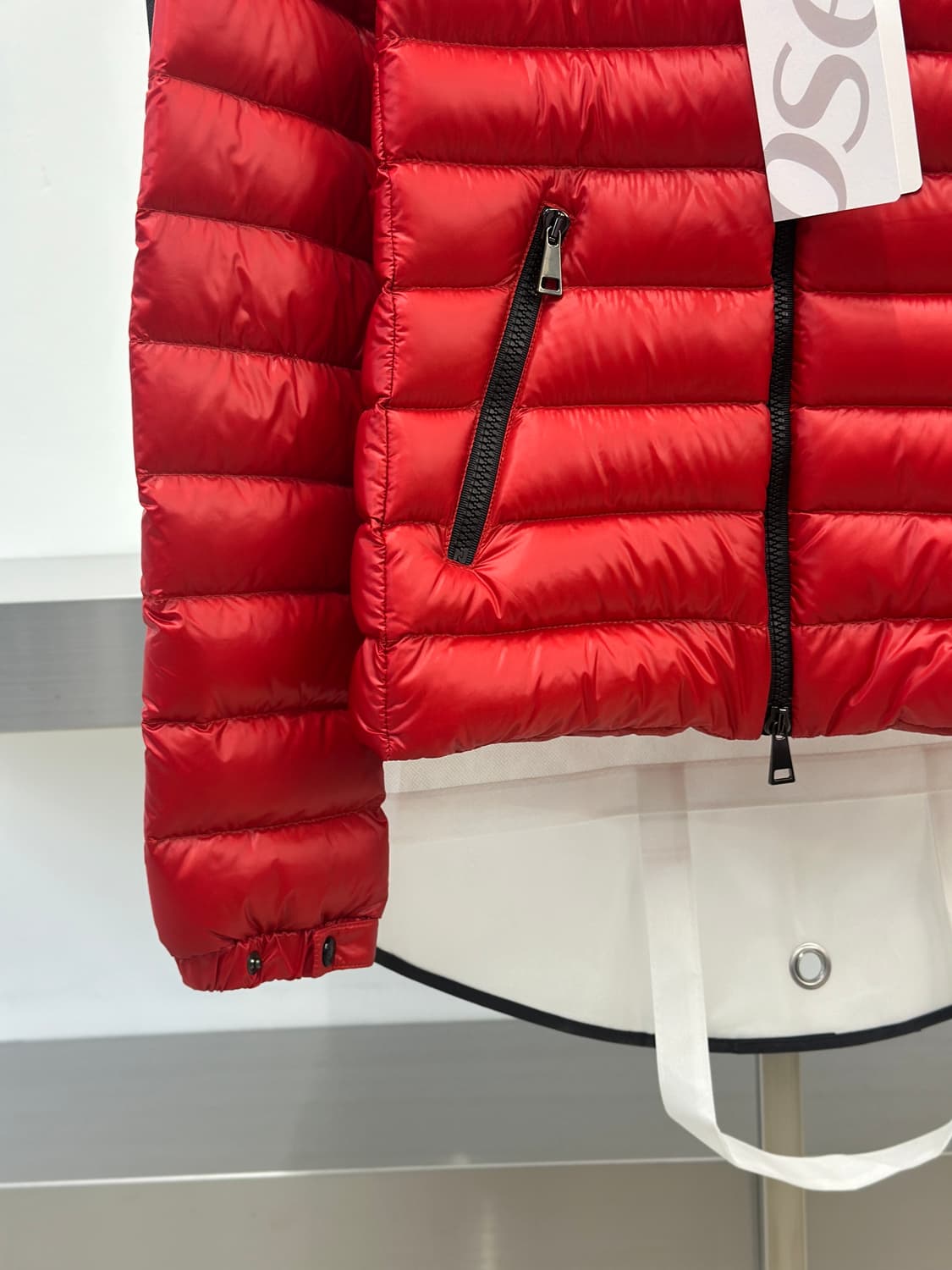 몽클레어 BLEU 레드 경량 후드 패딩  상품이미지6