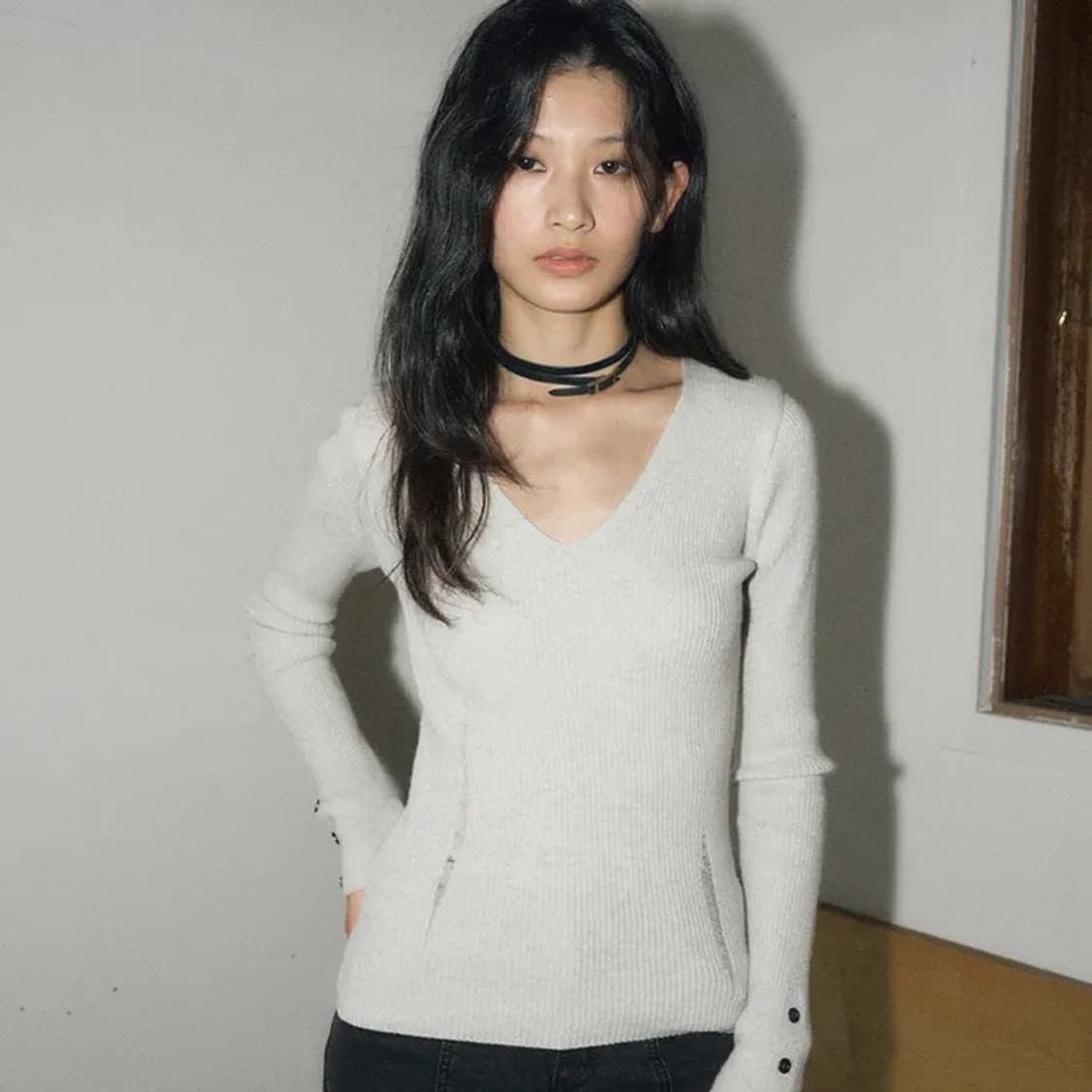 헬레네파리스 데미지드 브이넥 리브드 니트 오트밀 상품이미지1