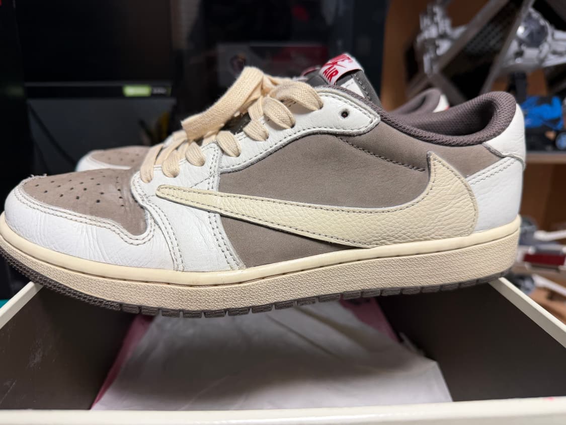 트래비스스캇 조던1 리버스 모카 270 상품이미지2